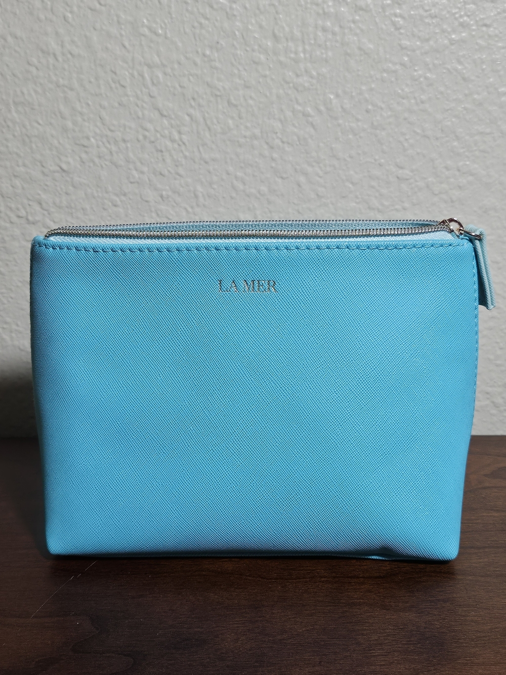 La Mer Bright Turquoise Zip Cosmetic Pouch